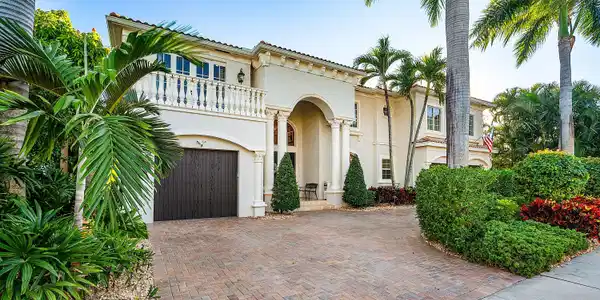 Image 2: 003-712Northeast71stStreet-BocaRaton-FL-