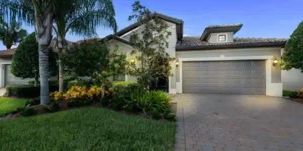 564 SE Monet Drive