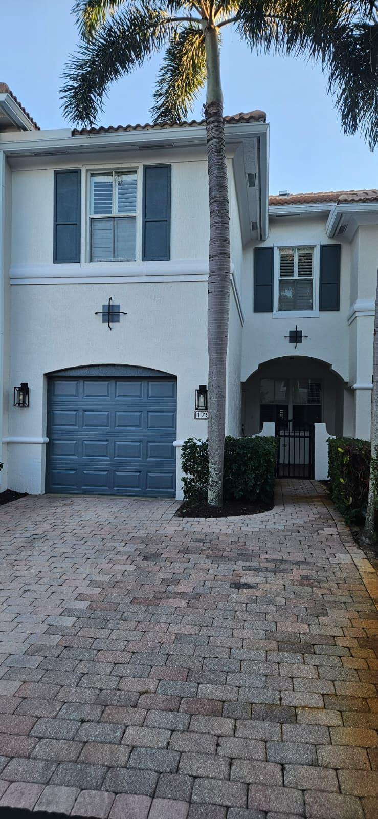 Image 2: Las front 2