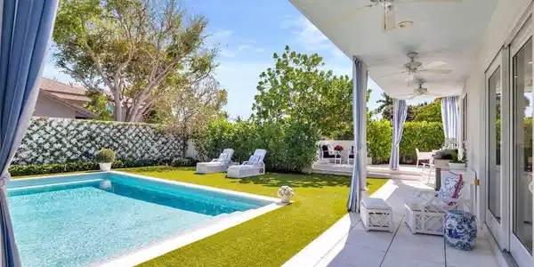 Image 2: 129 Pool
