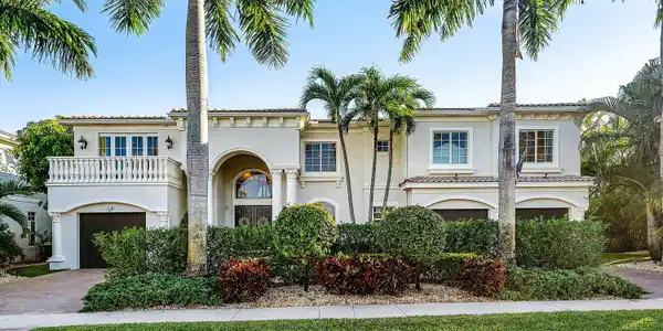 Image 4: 001-712Northeast71stStreet-BocaRaton-FL-