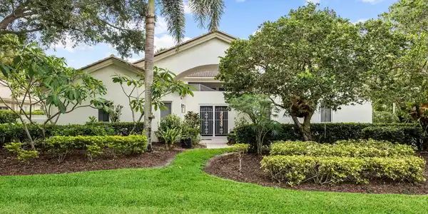 1515 NW Sawgrass Way