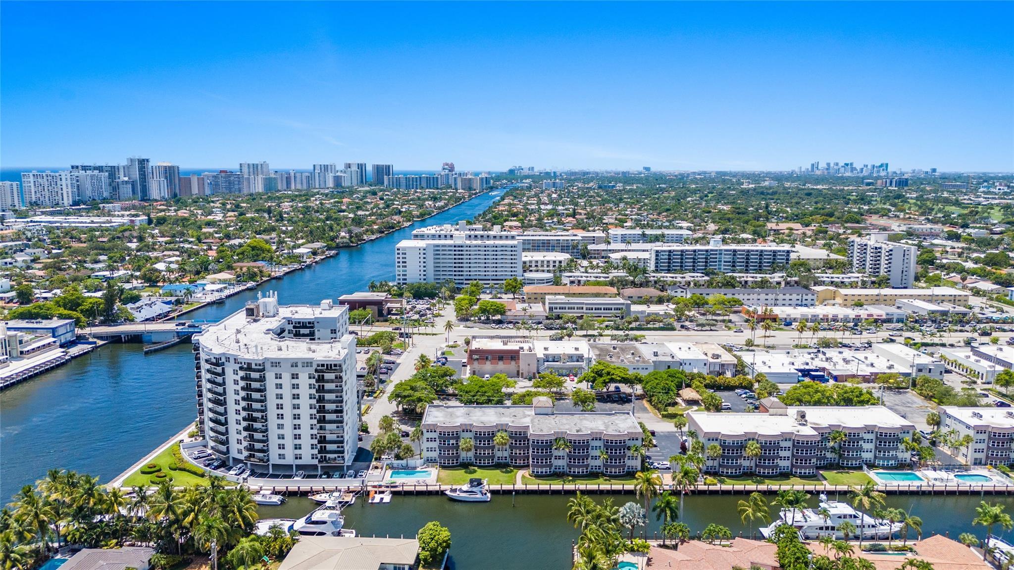 Image 4: COASTAL LIVING AT ITS BEST FOR BEACH & BOAT LOVERS