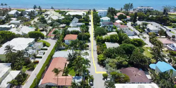 Image 2: Close walk to beach