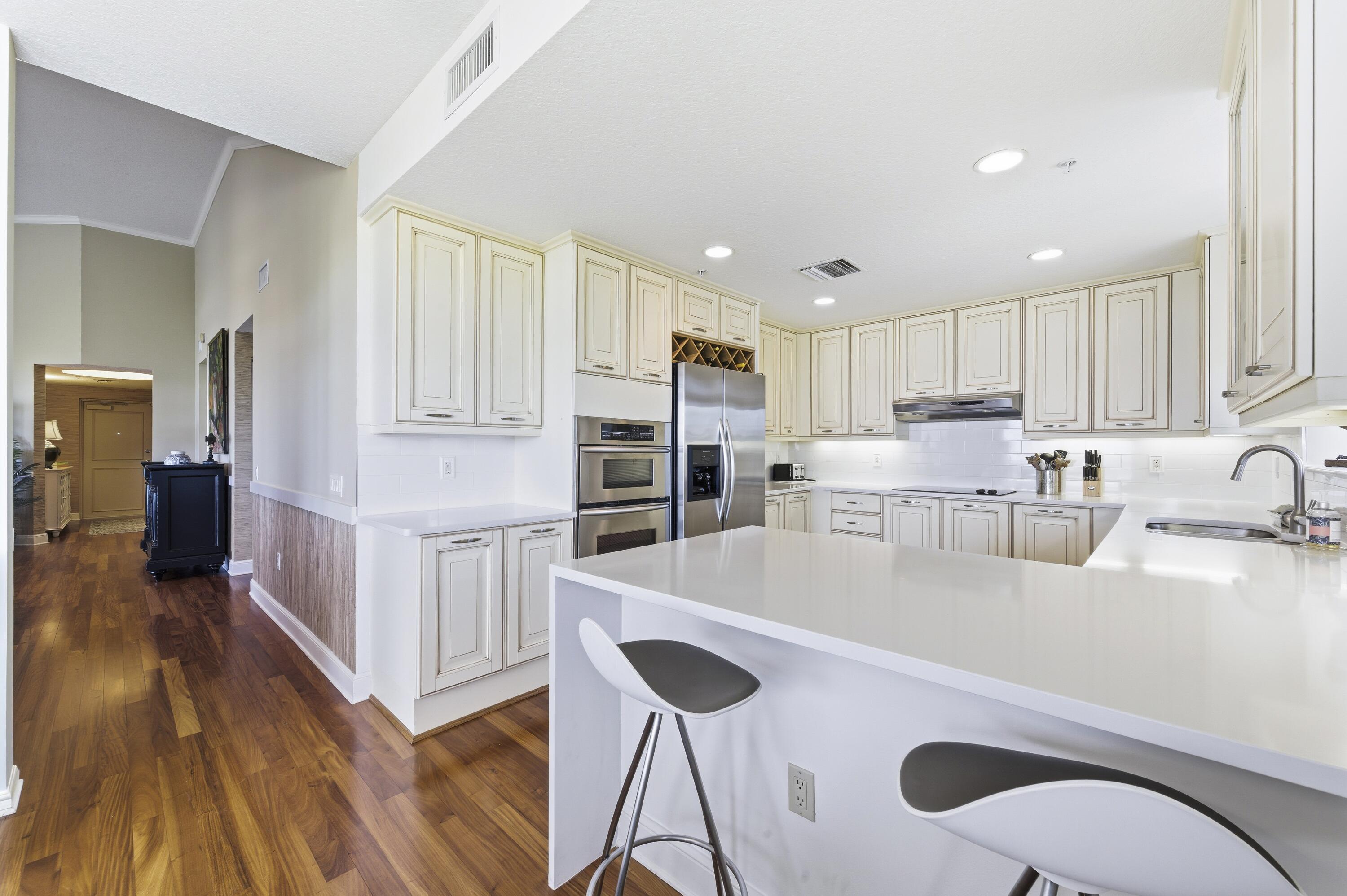 Image 2: KITCHEN