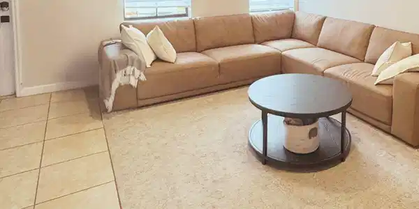 Image 3: 8