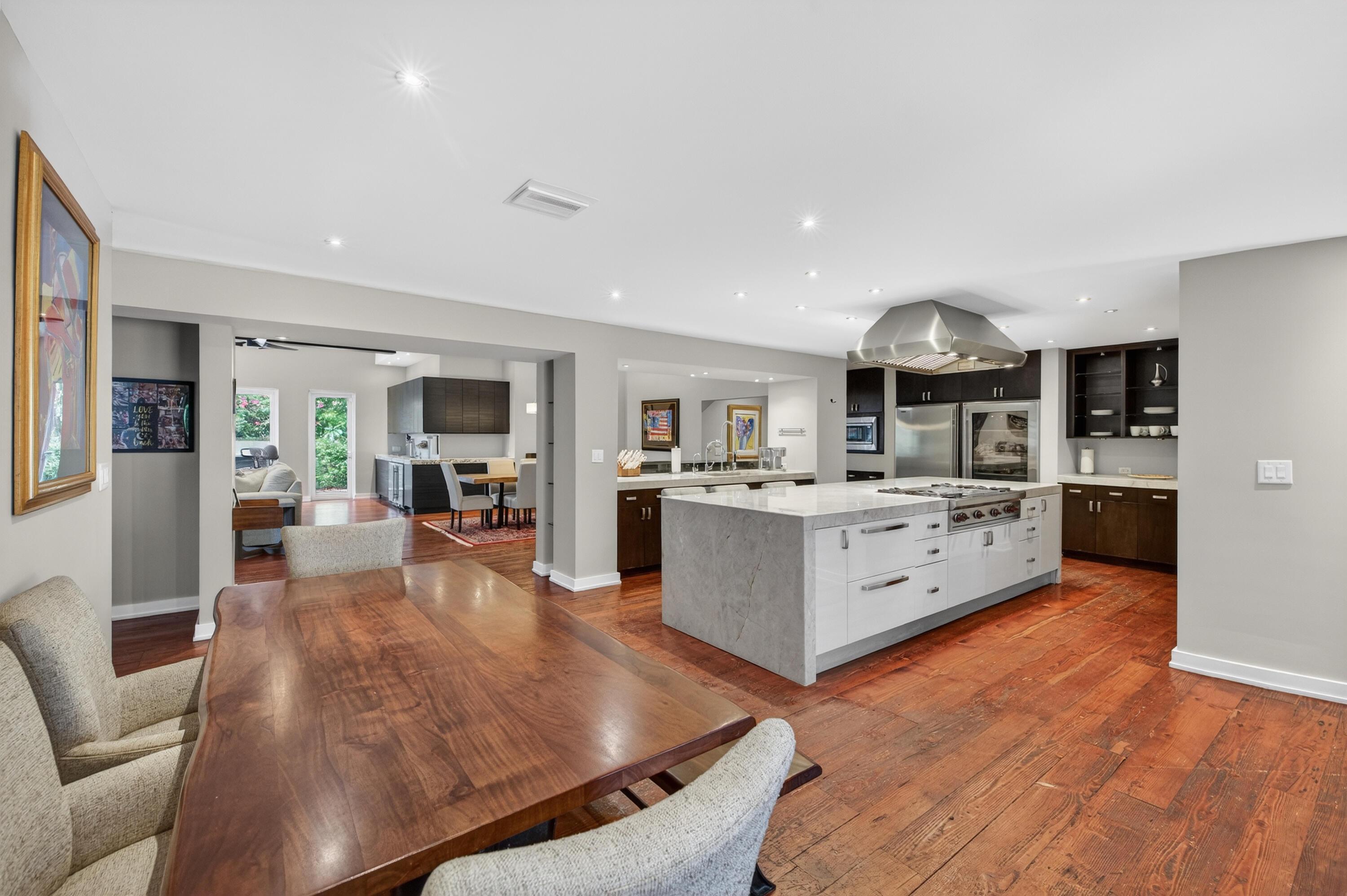 Image 3: Chefs Gourmet Kitchen