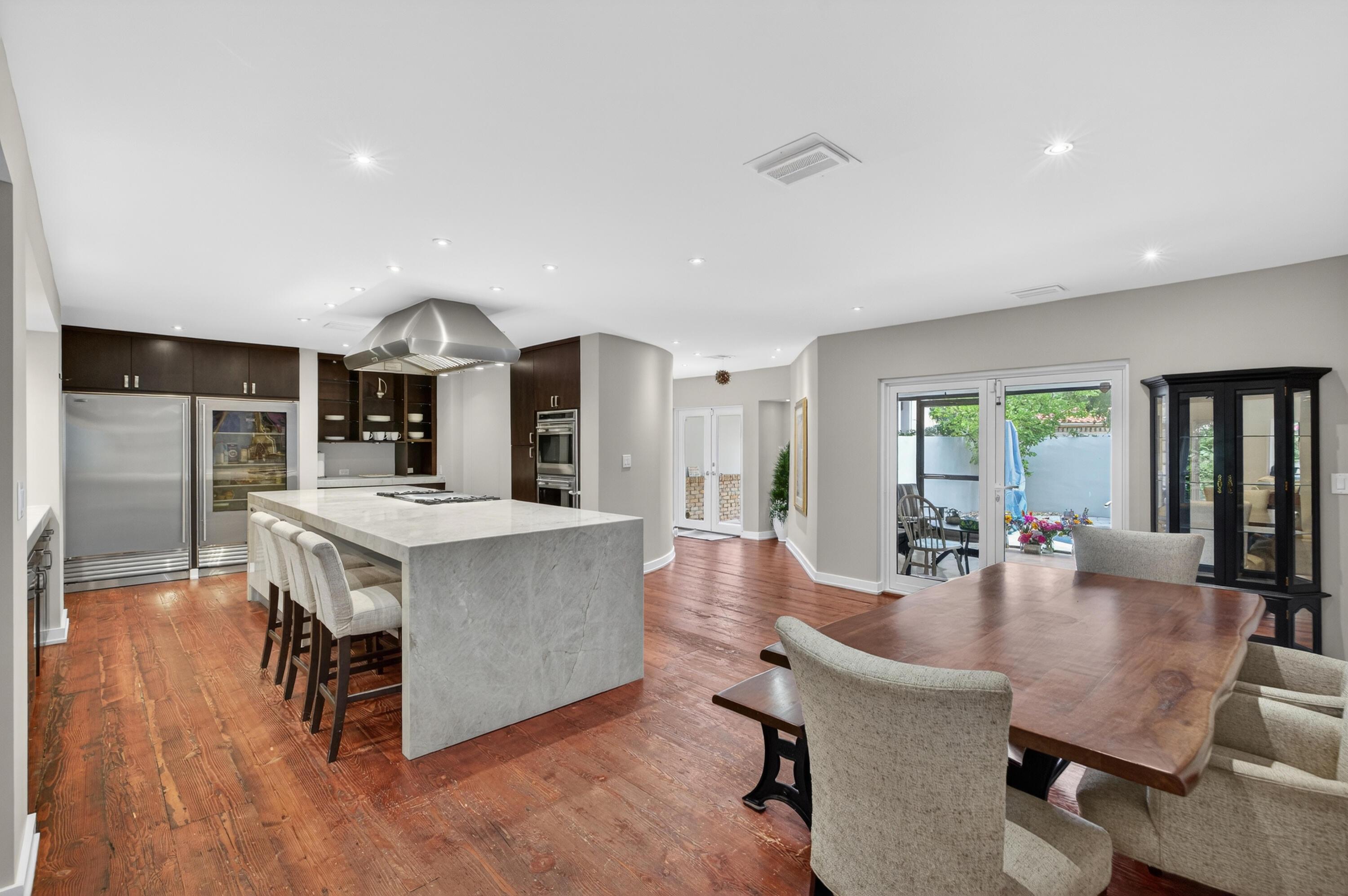 Image 4: Natural Light from Screened Patio