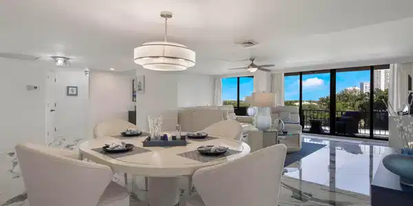 Image 4: Dining 2