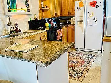 Image 3: Kitchen