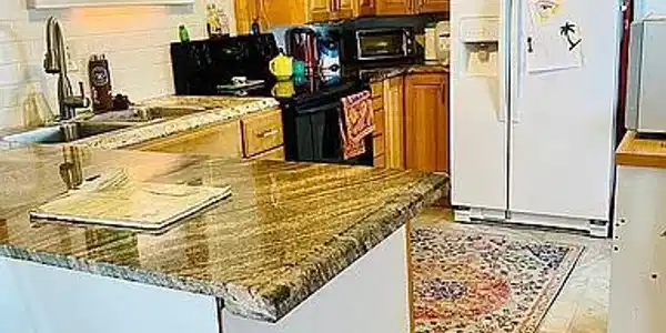 Image 3: Kitchen