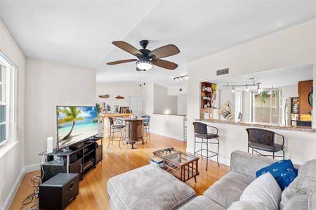 1035 Lake Shore Drive
