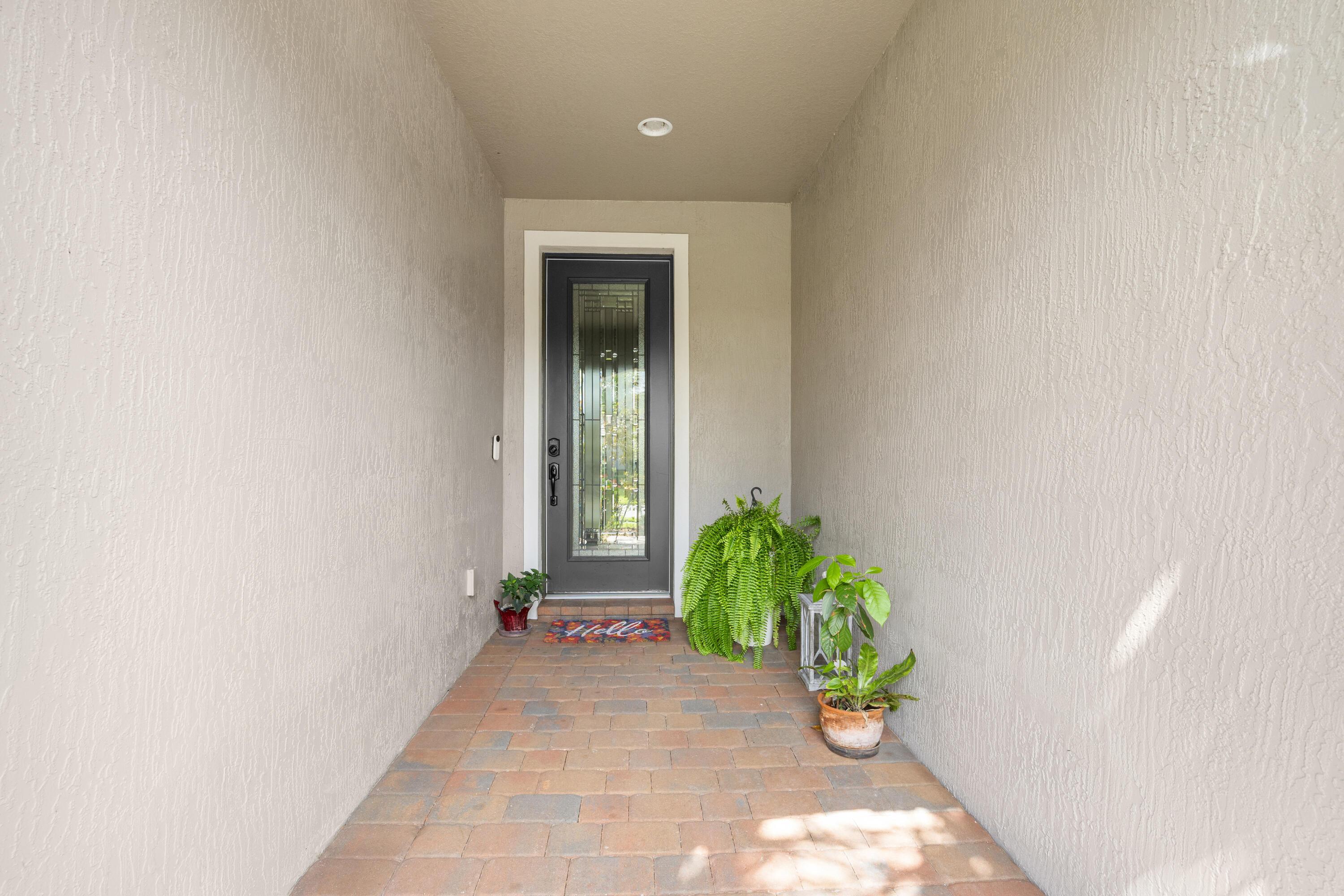 Image 4: Covered Porch