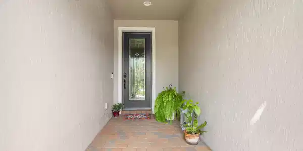 Image 4: Covered Porch