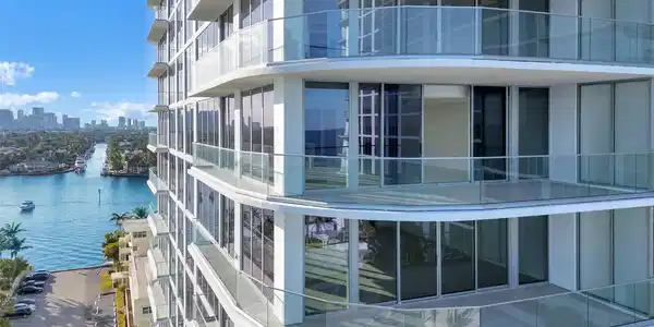 Image 2: WRAPAROUND TERRACES
