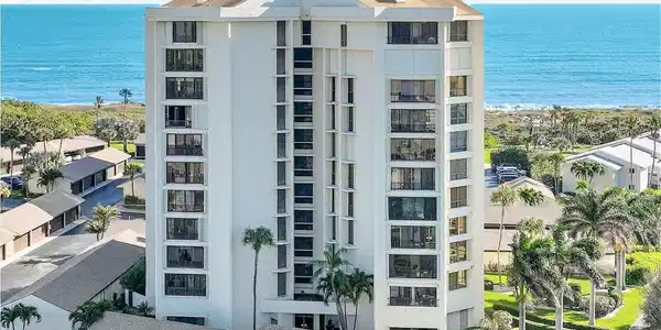 Image 2: 4200 BUILDING..