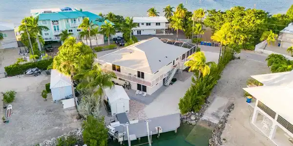 439 Palm Dr Drive