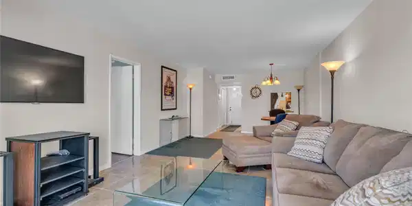 4500 N Federal Highway