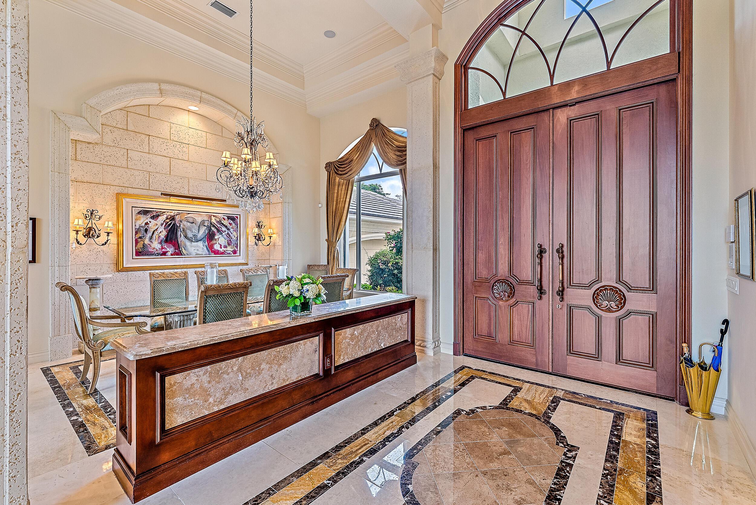 Image 3: Foyer