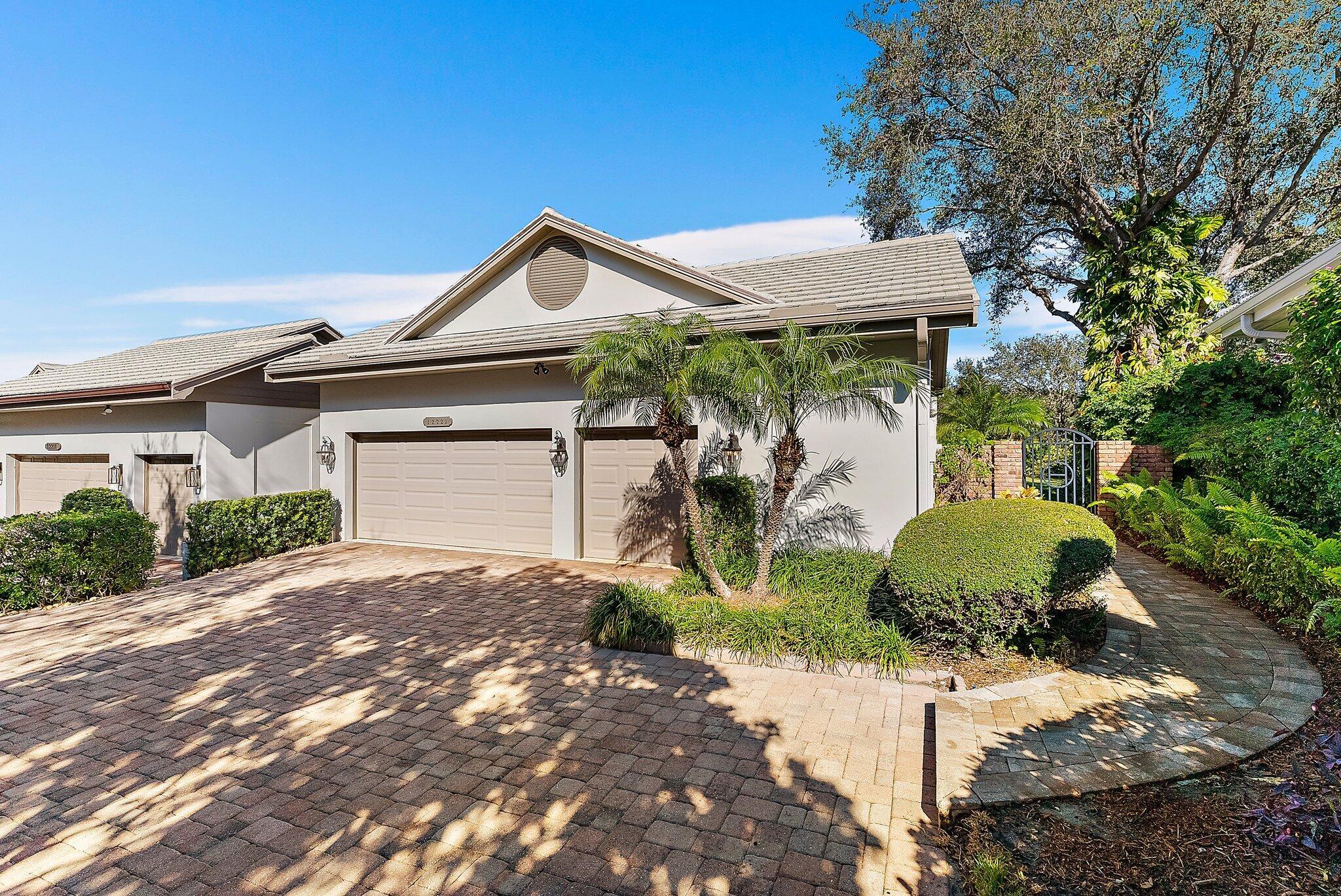 Image 3: Front / Gate Entry