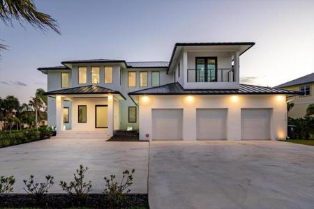 3316 SE River Vista Court