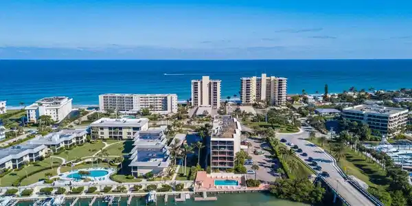 225 Beach Road Road
