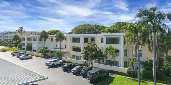 300 N Highway A1a 206g