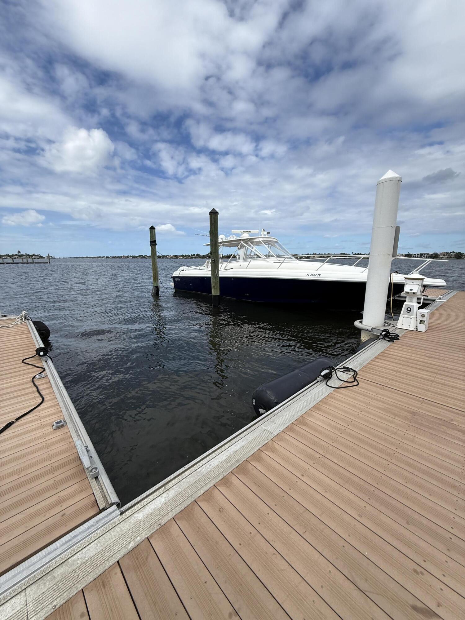 Image 4: 40 FT BOATSLIP