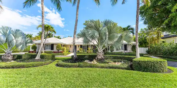 947 Seasage Drive