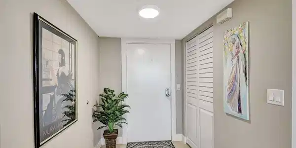 Image 4: Front door