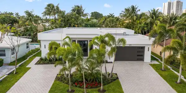 325 Cascade Lane