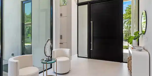 Image 3: Entrance Foyer