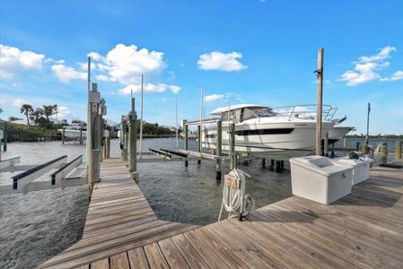 4311 NE Joe'S Point Road
