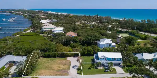 5157 NE Shore Village Terrace