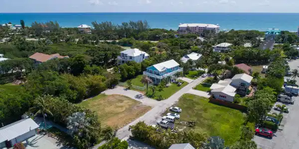 Image 2: 5157 NE Shore Village Terrace-print-001-