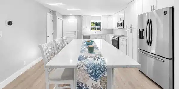 Image 4: Kitchen 105d