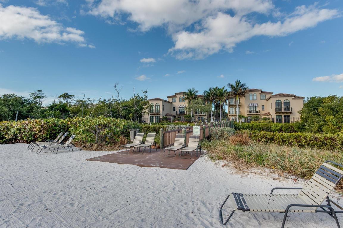 Image 2: 044-610ViaVillagio-Hypoluxo-FL-33462-SMA