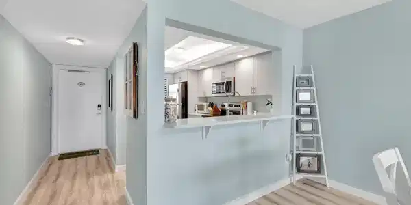 Image 3: Entry Kitchen