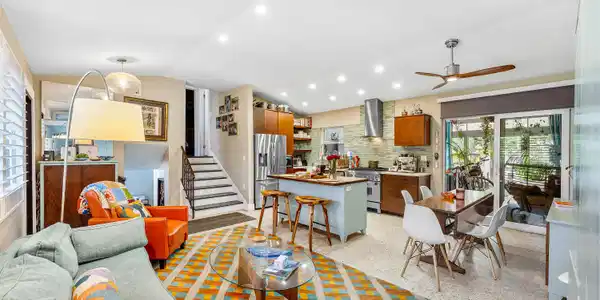 Image 2: 007-1455Northeast5thAvenue-BocaRaton-FL-