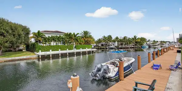 Image 2: Direct to Intercoastal and Ocean