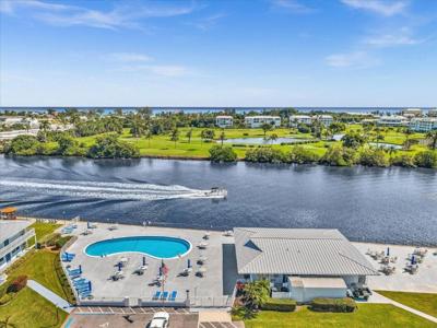 2542 S Federal Highway