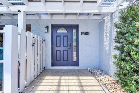 611 NE 12th Terrace