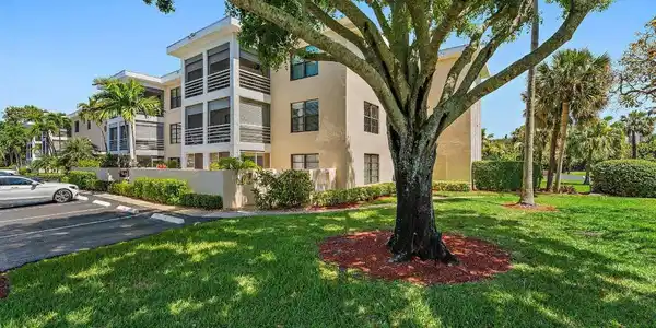 300 N Highway A1a