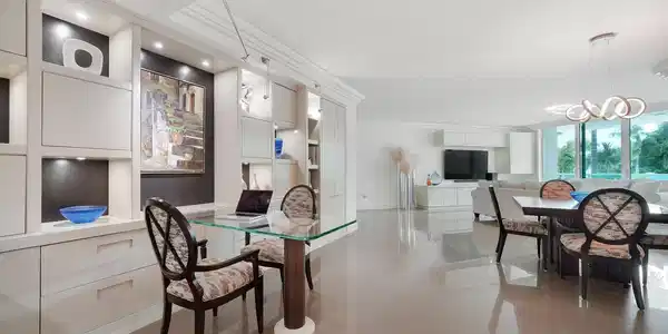 550 SE Mizner Boulevard