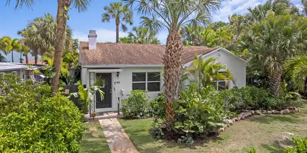 1828 N Ocean Breeze