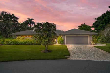 1423 SW Troon Circle