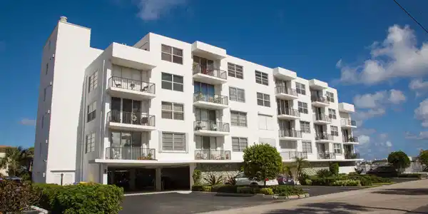 Image 2: 5 story concrete / cbs building PREMIER DIRECT INT