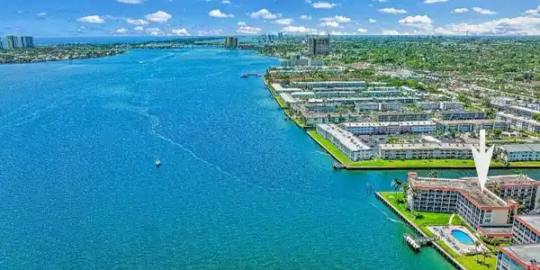100 Paradise Harbour Boulevard