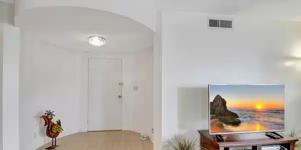 Image 2: Foyer