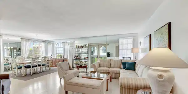Image 3: Living Area